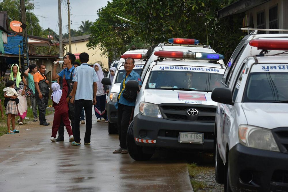 ประมวลภาพ… ร่วมใจช่วยน้ำท่วม พื้นที่ จ.นราธิวาส กับมูลนิธิฮิลาลอะห์มัร