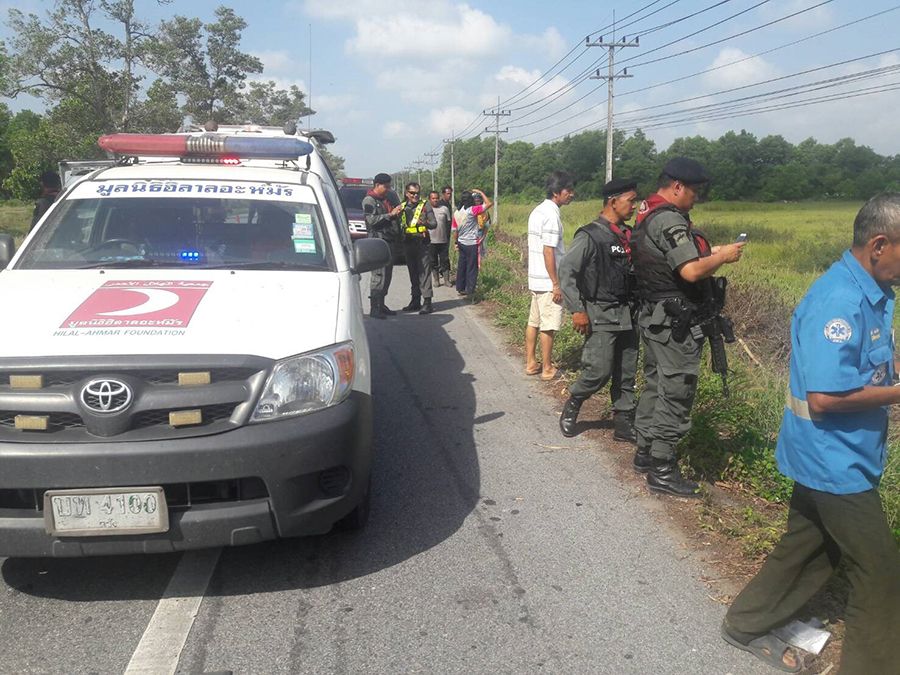 มูลนิธิฮิลาลอะห์มัร (สข.2) : อุบัติเหตุ (กระบะ+มอเตอร์ไซด์) อ.จะนะ จ.สงขลา เสียชีวิต 2 ราย