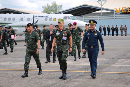 ผบ.ทบ.ลงใต้ย้ำเอกภาพบังคับบัญชา สั่งคุมเข้ม 8 หัวเมือง ศก.