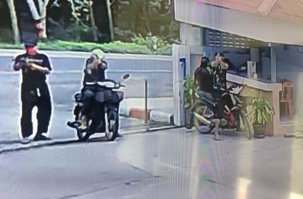 6 ชายฉกรรจ์บุกโรงพักนาประดู่ ปัตตานี ยิงตำรวจดับ